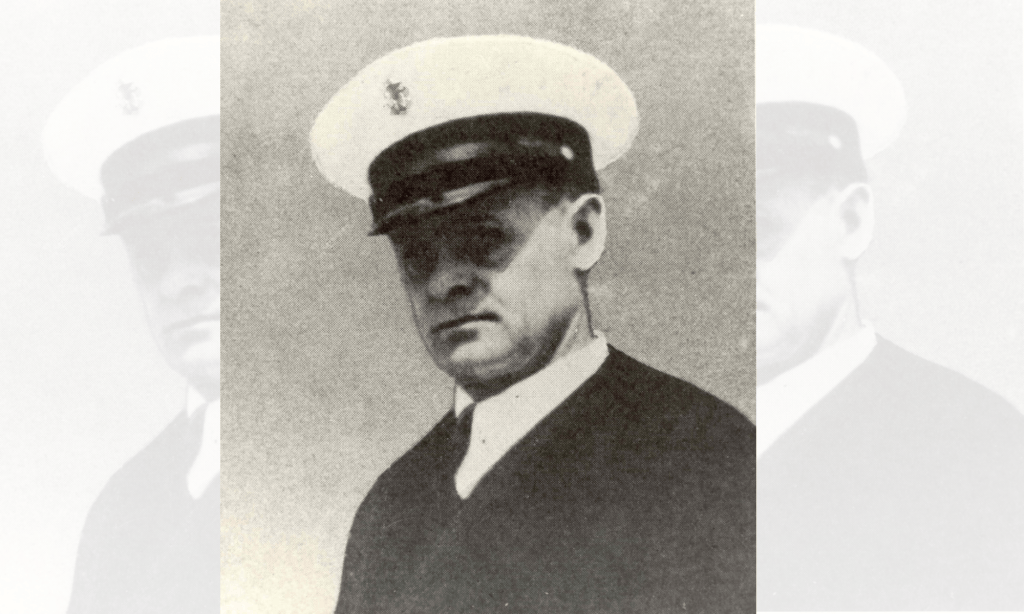 With his bare hands, this sailor sealed off his ship to save its crew