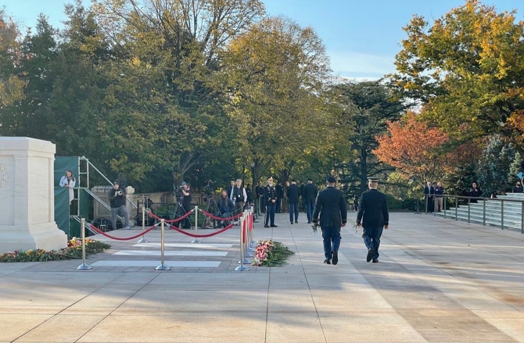 Former Sentinels visit Tomb of the Unknown Soldier for centennial commemoration