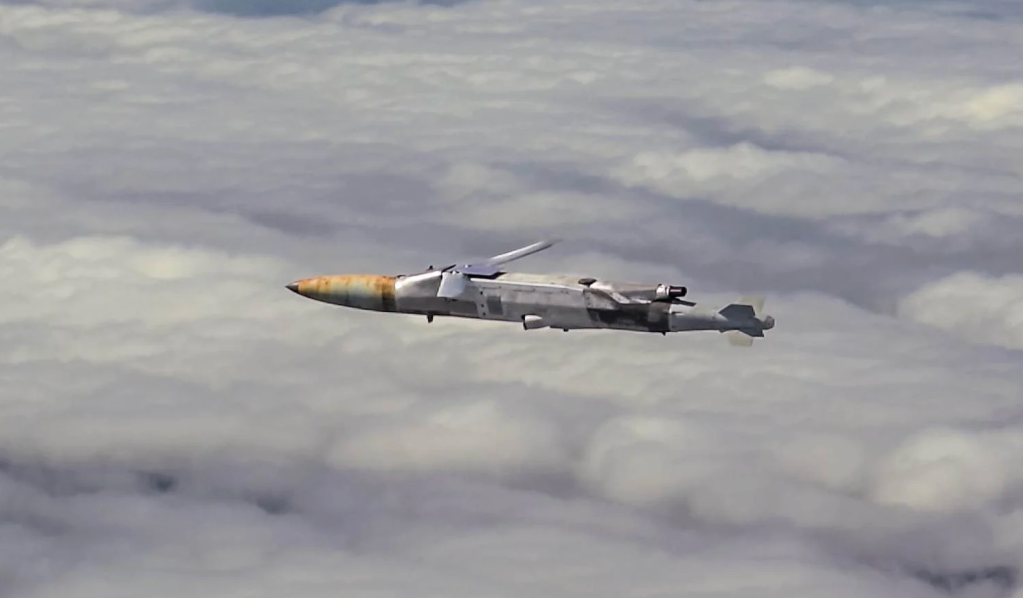 US Navy successfully tests new long-range, winged JDAM out to 200 miles