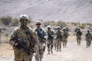 Deploying soldiers could see lighter body armor by 2018