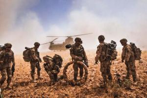 Hard landing in Afghanistan destroys Army Chinook, injures US troops