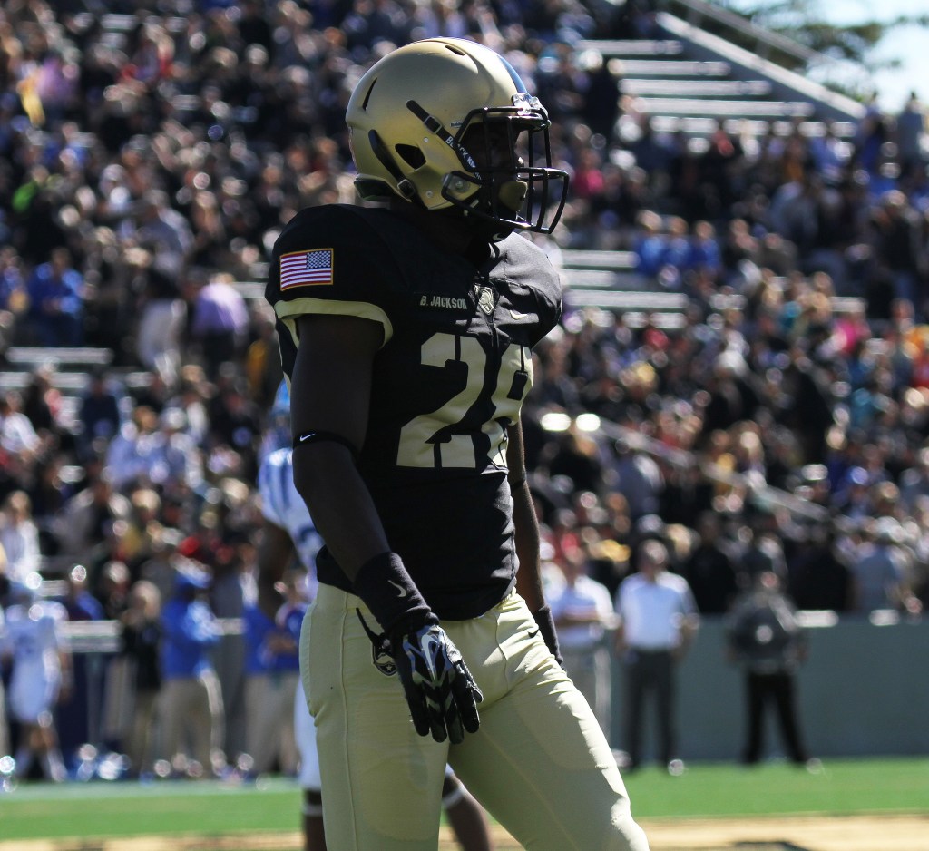 Army back practicing to honor fallen teammate