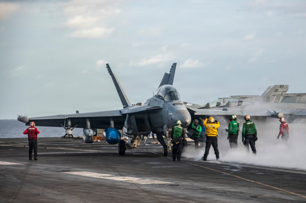 Select Navy reserve aviators eligible for up to $40,000 in annual bonuses
