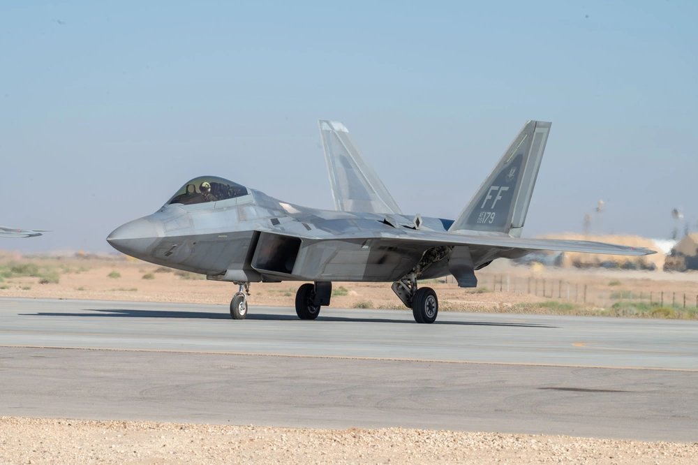 F-22 fighter jets head to Middle East amid tensions with Russia