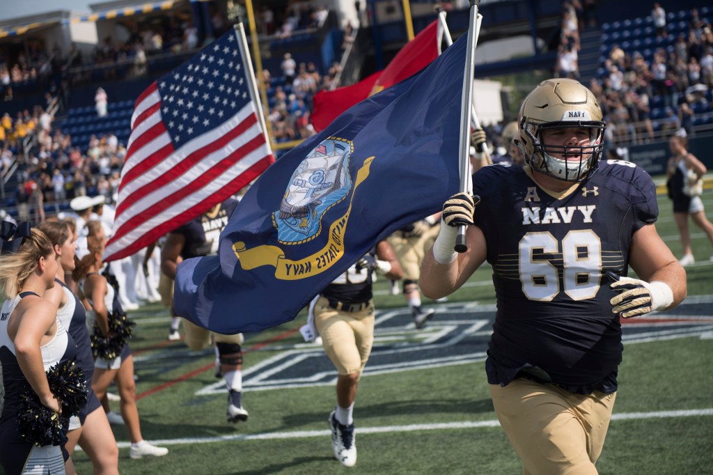 Unbeaten No. 6 Houston brings high-powered offense to Navy
