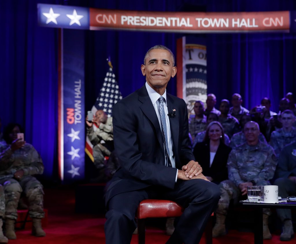 Obama defends allowing women to serve in combat jobs