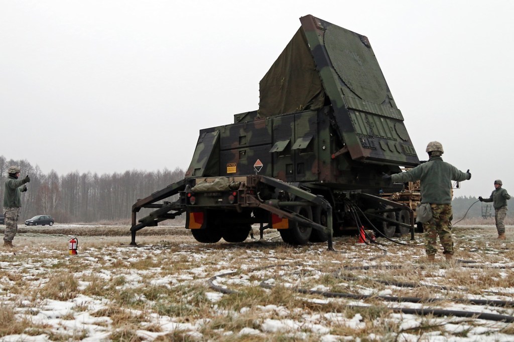 Army chooses Raytheon, Lockheed to mature new missile defense radars
