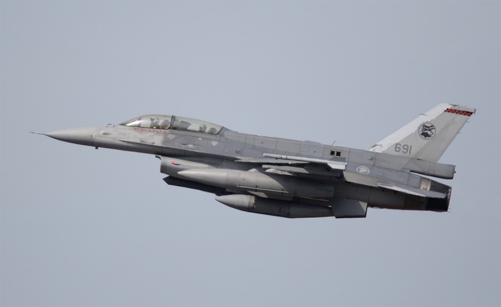 Singapore seeks adversarial training for local and US-based fighter pilots