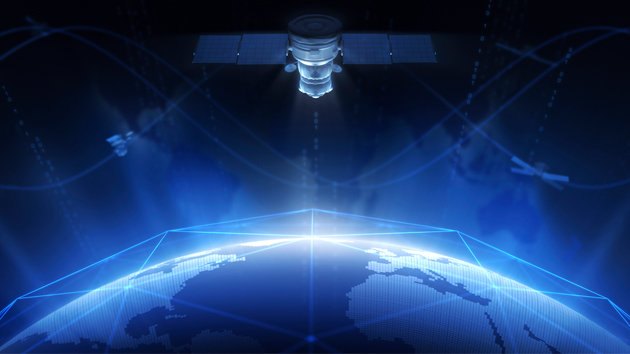 Rockwell Collins partners with QinetiQ for satellite receivers