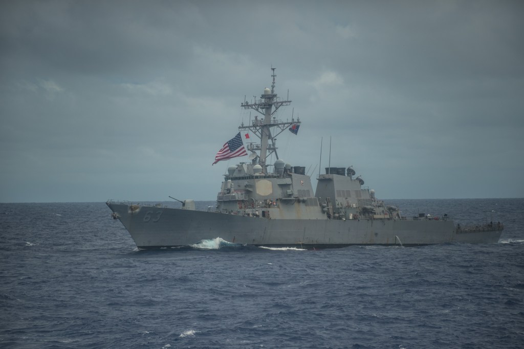 MEDAL: Chinese navy helps search for missing American sailor
