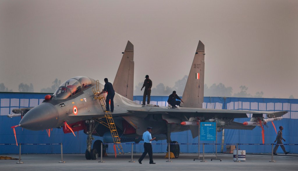 What weapons has Russia sent to India?
