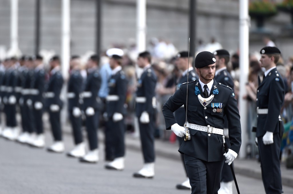 Sweden would militarily back allies, but expects the same in return, says defense report
