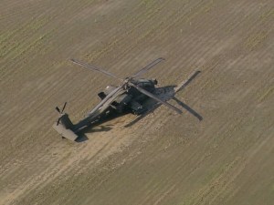 Video: Apache stuck in mud after emergency landing near Houston