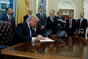 Federal hiring freeze could cause problems for managers, veterans