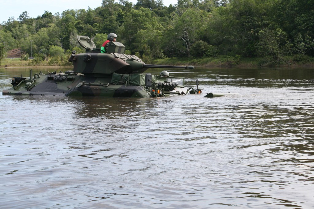 Turkey goes ahead with armored amphibious vehicle program