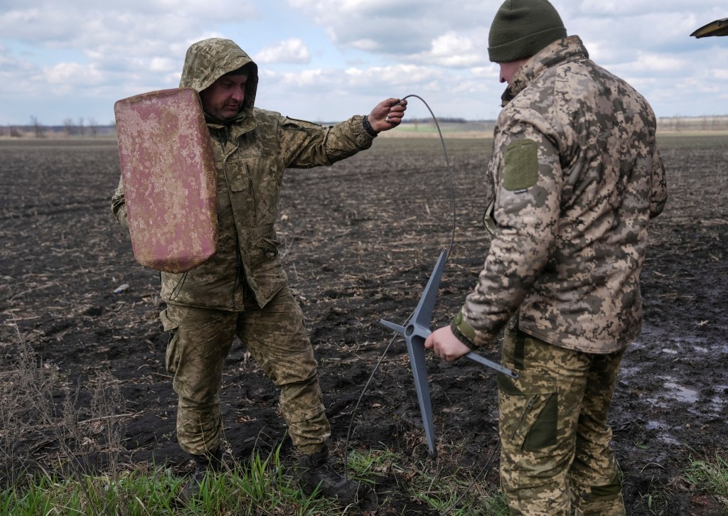 Order to limit Starshield for Ukraine came from inside White House, sources say
